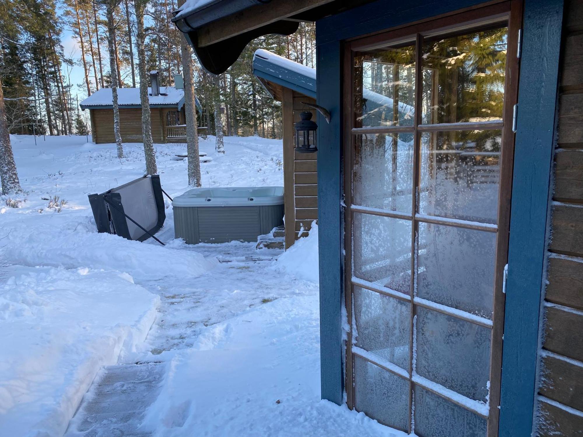 Timrad Stuga I Kanten Av Skogen Med Spa Moejlighet Мулшьо Екстер'єр фото