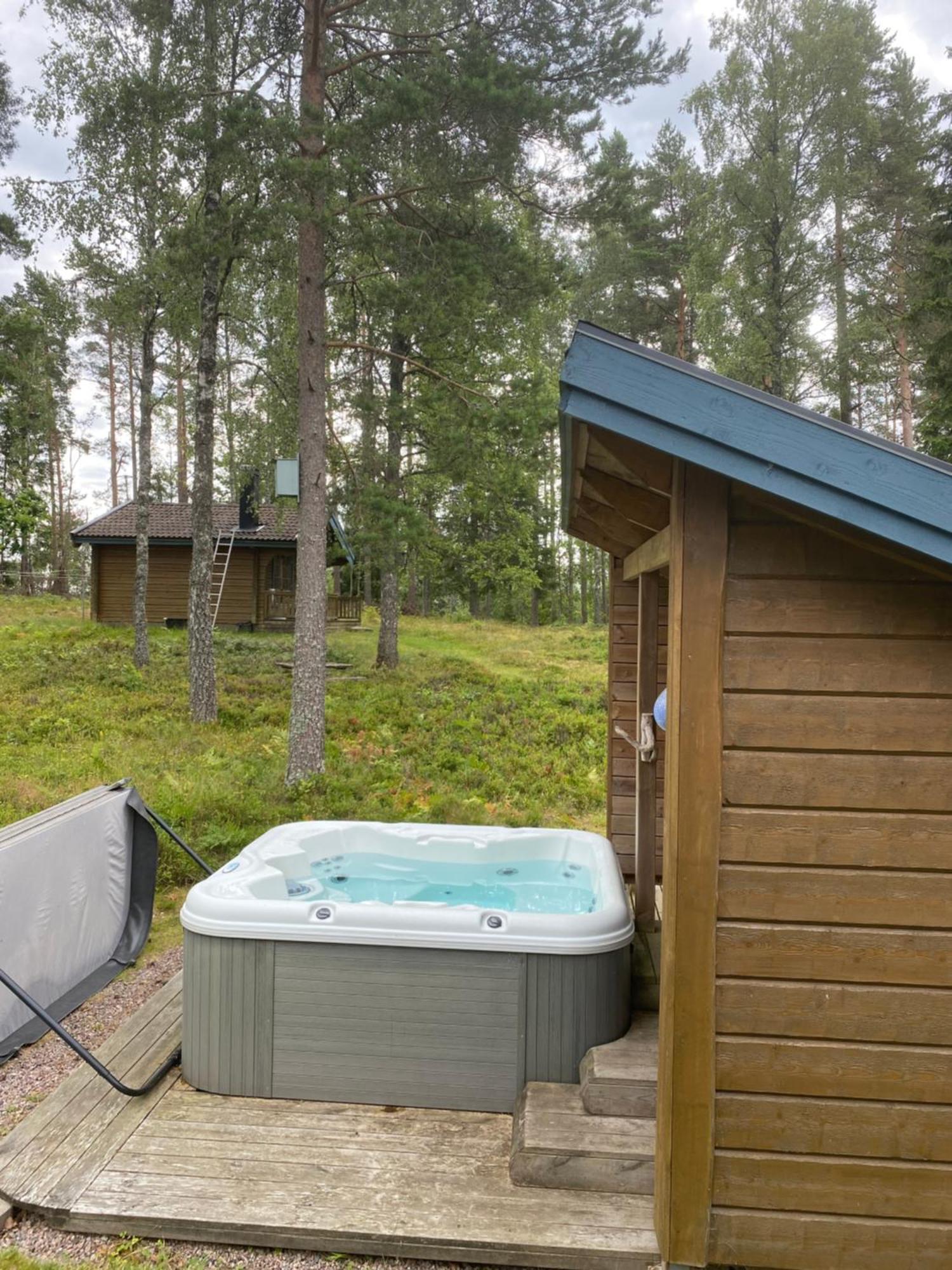 Timrad Stuga I Kanten Av Skogen Med Spa Moejlighet Мулшьо Екстер'єр фото