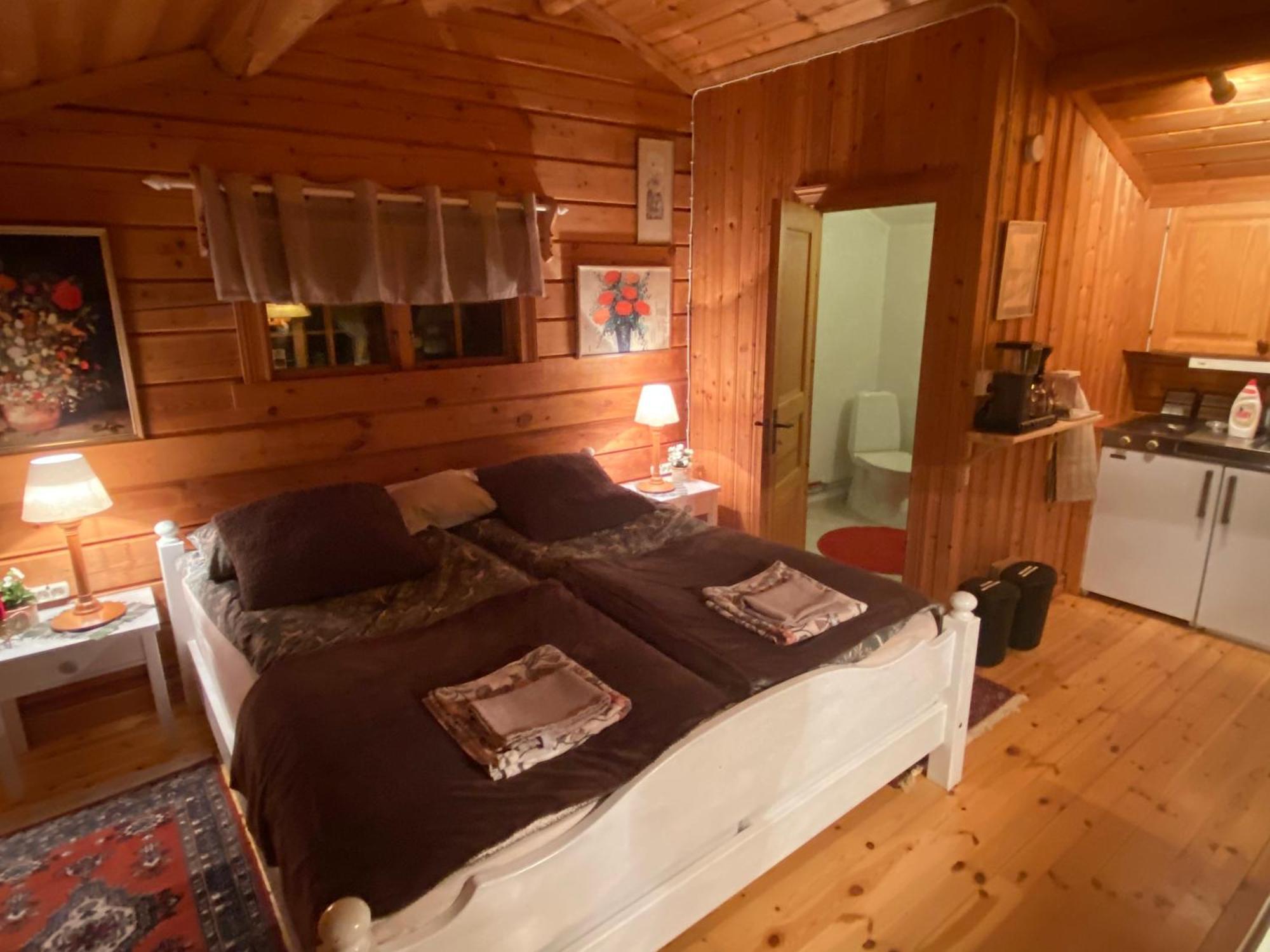 Timrad Stuga I Kanten Av Skogen Med Spa Moejlighet Мулшьо Екстер'єр фото