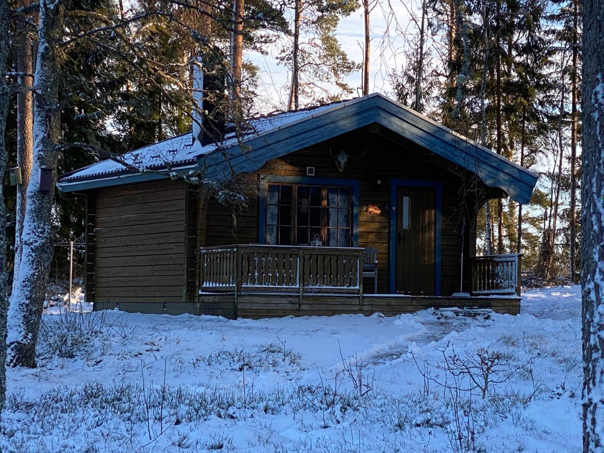 Timrad Stuga I Kanten Av Skogen Med Spa Moejlighet Мулшьо Екстер'єр фото
