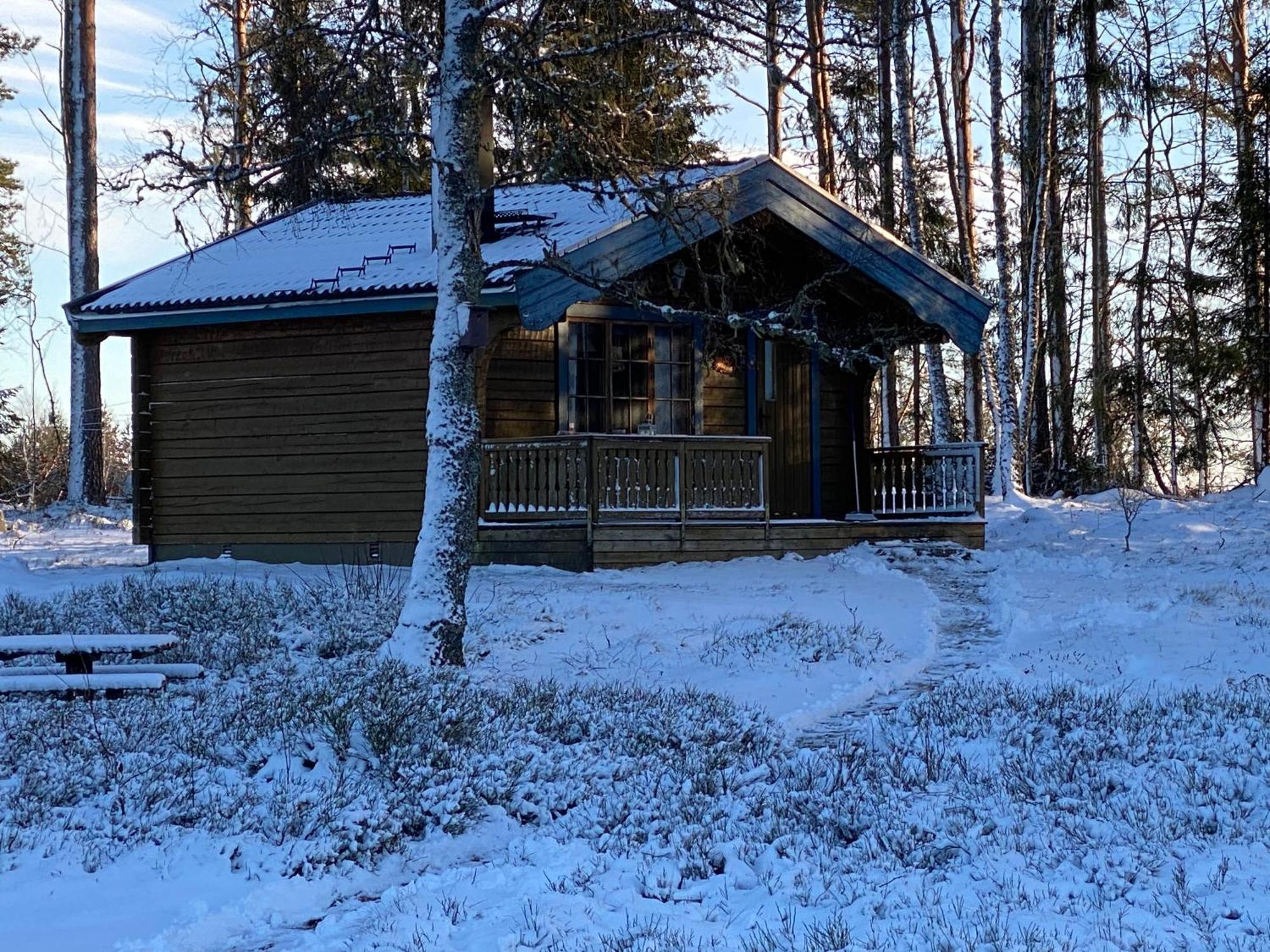 Timrad Stuga I Kanten Av Skogen Med Spa Moejlighet Мулшьо Екстер'єр фото